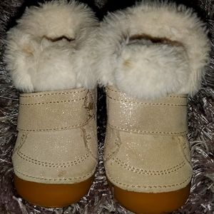 Stride Rite infant/toddler boot with fur trim, and sparkle details.